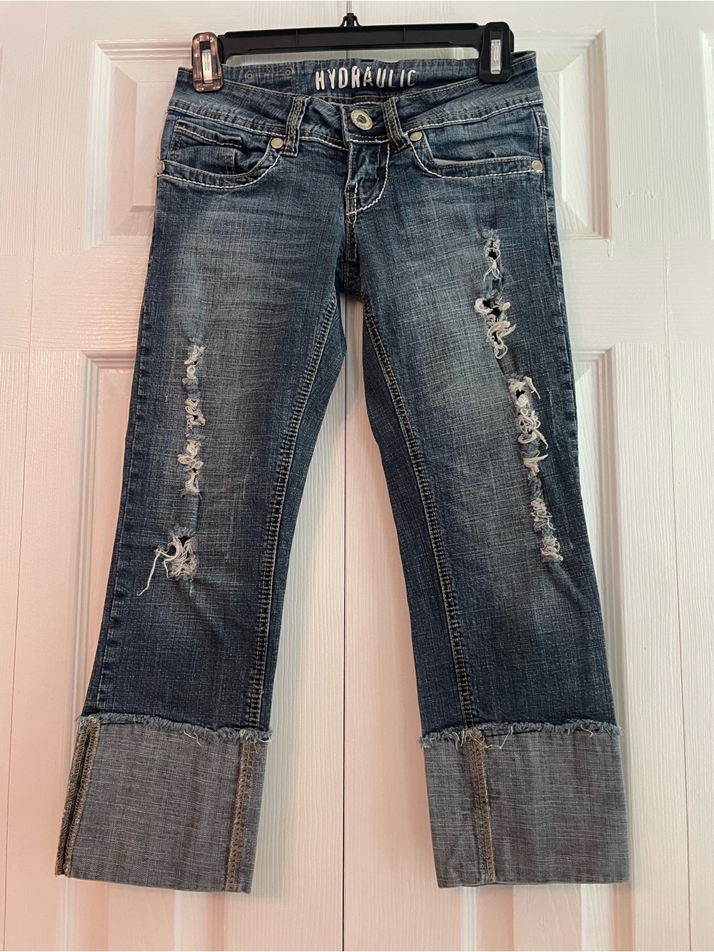 Hydraulic Women's Distressed Cuffed Mid-Dark Blue Cropped Jeans XS (Size1/2)